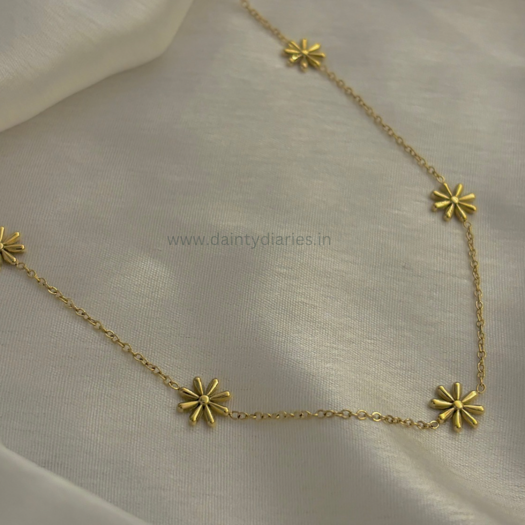 Seira Necklace