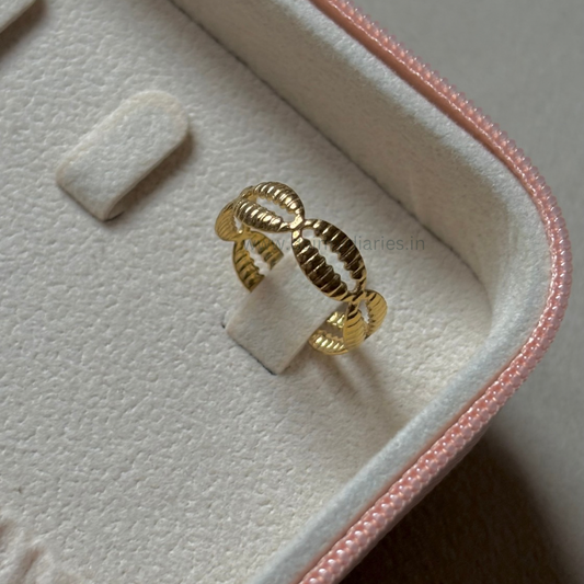 Amaira ring (Adjustable size)